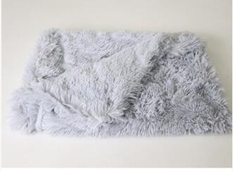 Soft Dog Blanket – Warm Wool & Polyester Cover for Medium and Large Dogs.