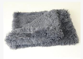 Soft Dog Blanket – Warm Wool & Polyester Cover for Medium and Large Dogs.